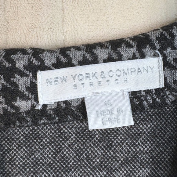 New York Company 14 Houndstooth Peplum V Neck Sleeveless Top Womens Academia - Picture 4 of 11